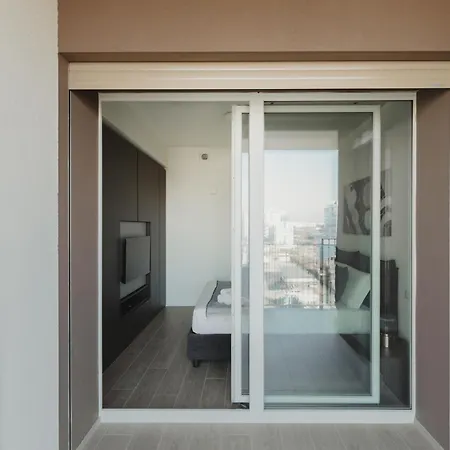 Gohost - Modern And Bright With Terrace And Balcony Apartamento