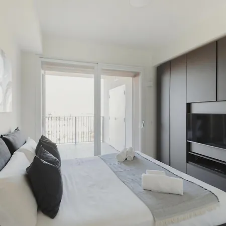 Gohost - Modern And Bright With Terrace And Balcony Apartamento Milão