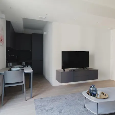 Gohost - Modern And Bright With Terrace And Balcony Milão