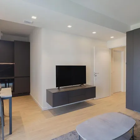 Gohost - Modern And Bright With Terrace And Balcony Milão