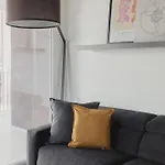 Gohost - Modern And Bright With Terrace And Balcony Appartamento *