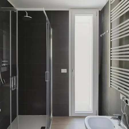 Gohost - Modern And Bright With Terrace And Balcony