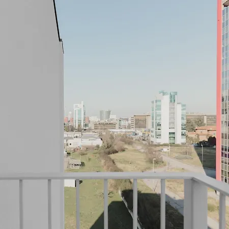 Gohost - Modern And Bright With Terrace And Balcony Daire Milano