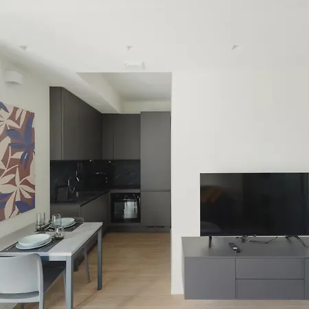 Daire Gohost - Modern And Bright With Terrace And Balcony *
