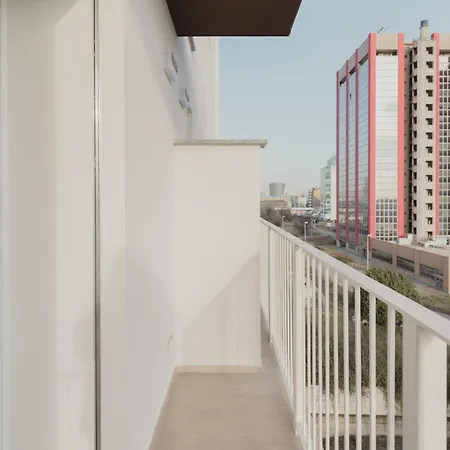 Daire Gohost - Modern And Bright With Terrace And Balcony