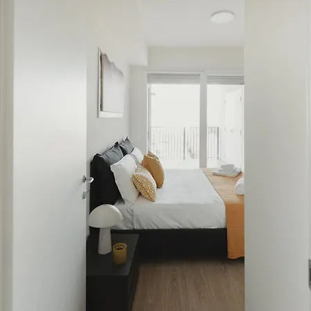 Gohost - Modern And Bright With Terrace And Balcony Apartment