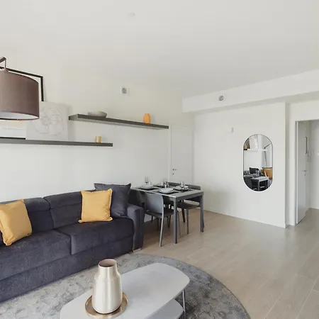 Gohost - Modern And Bright With Terrace And Balcony *