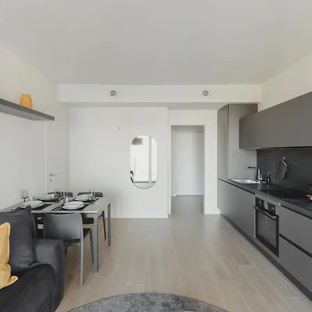 Gohost - Modern And Bright With Terrace And Balcony * Milan