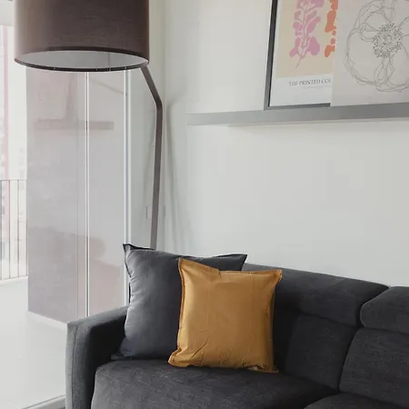 Gohost - Modern And Bright With Terrace And Balcony Apartment *