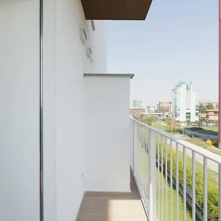 Gohost - Modern And Bright With Terrace And Balcony Daire Milano